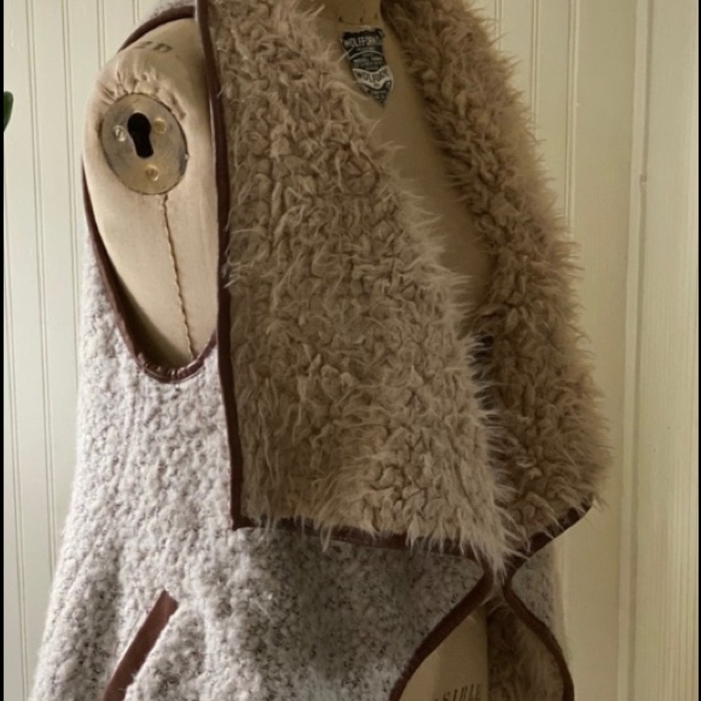 Love tree vest - Picture 3 of 5